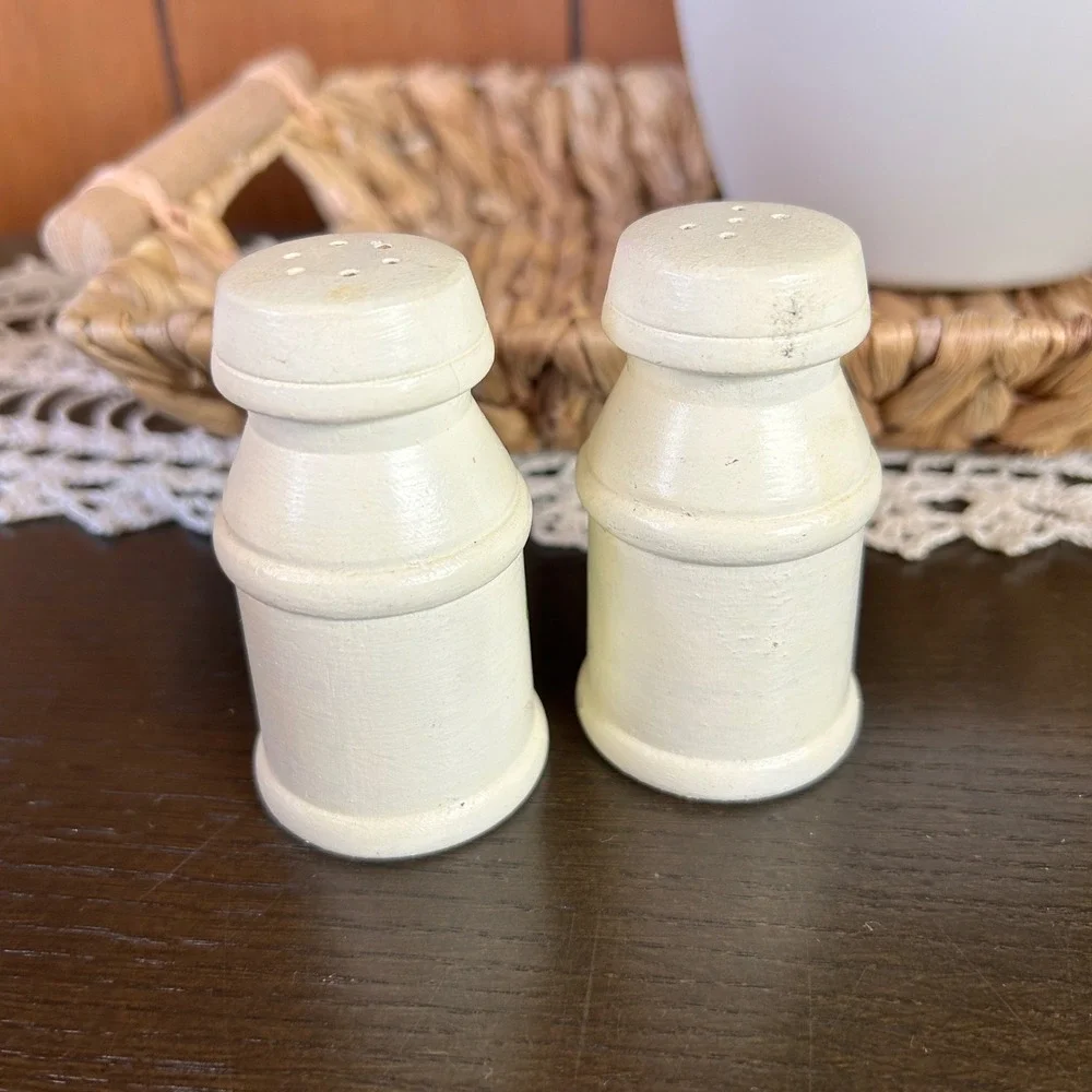 Vintage Hand Painted Salt Pepper Shakers‎ Wooden Cottagecore Flower Design